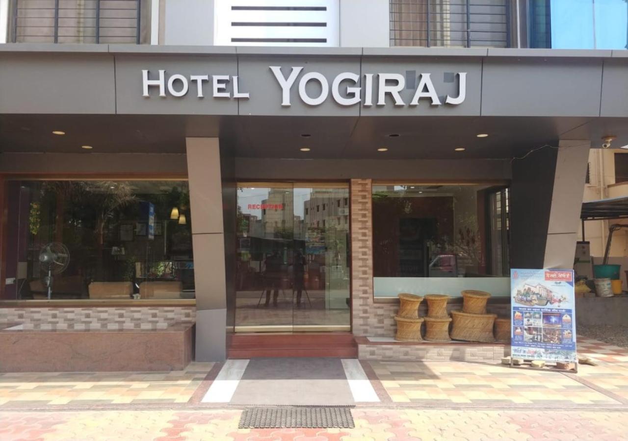 Hotel Yogiraj Širdi Exteriér fotografie