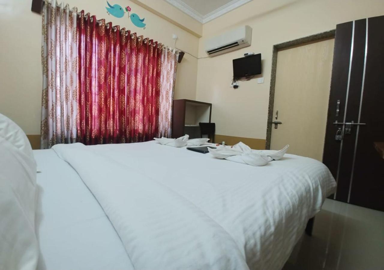 Hotel Yogiraj Širdi Exteriér fotografie